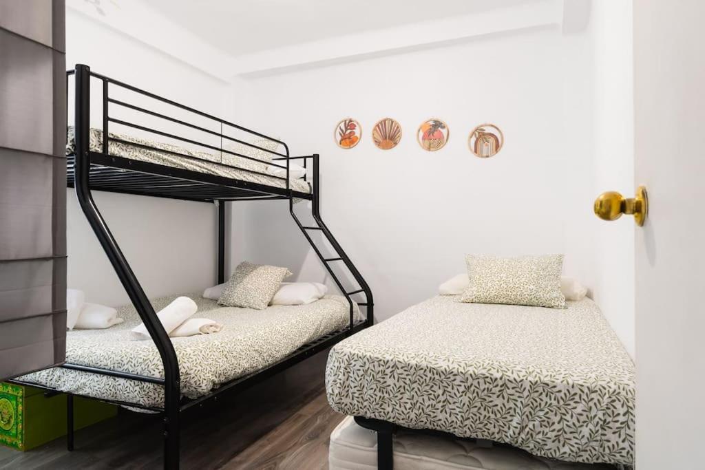 Apartamento En Barrio Sevillano, Free Bus, Metro Sevilla